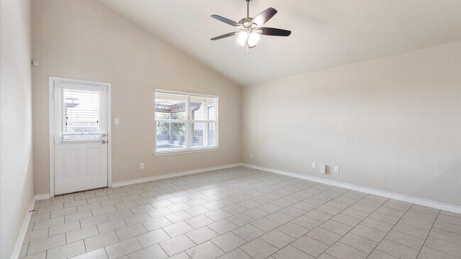 Foto del edificio - WHISPER FALLS