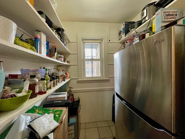 Building Photo - 9/1 No Fee! Sunny, spacious 3BR w/balcony, heat/hot water inc!
