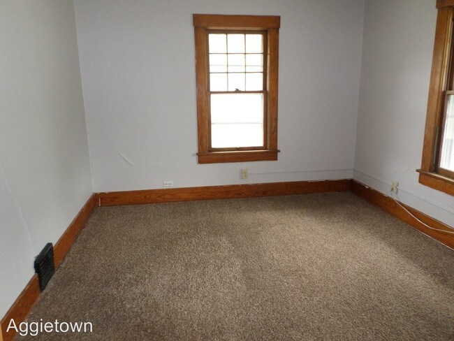 Building Photo - 1421 Humboldt St