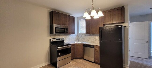 Building Photo - 2555 N 17th St