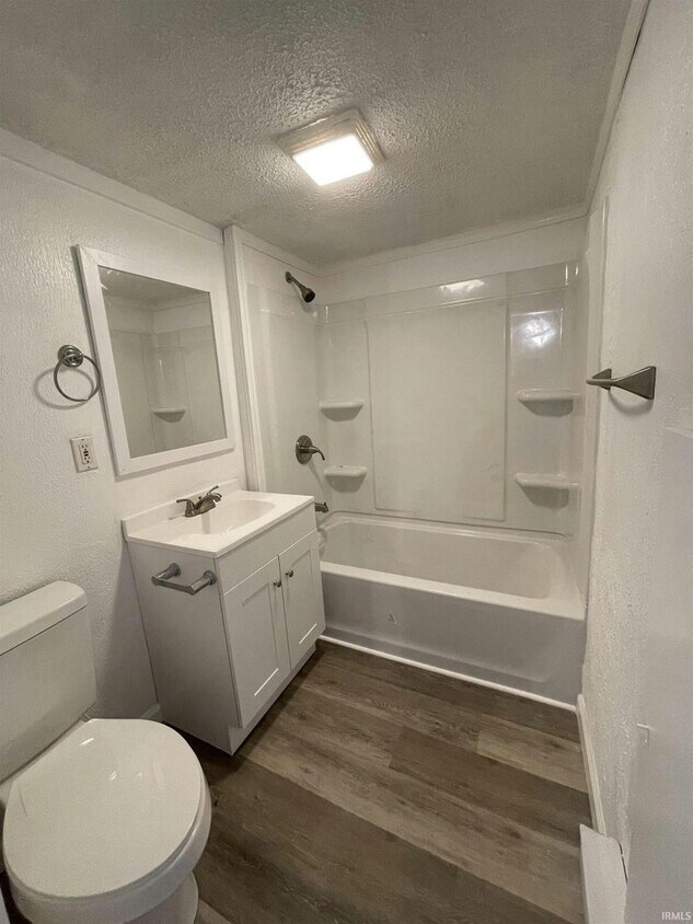 Foto principal - 1101 N Indiana Ave