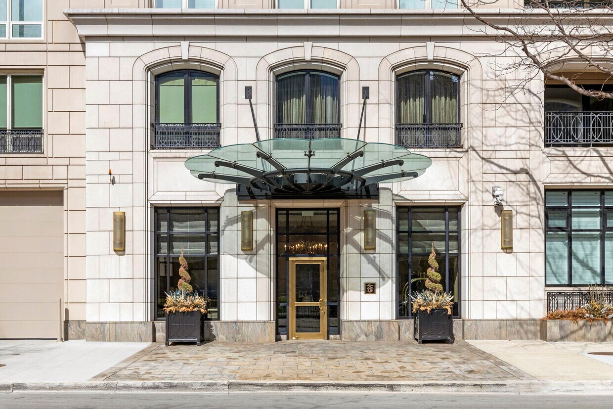 Foto principal - 840 N Lake Shore Dr