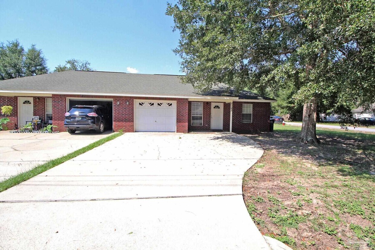 Foto principal - 7163 Pine Blossom Rd