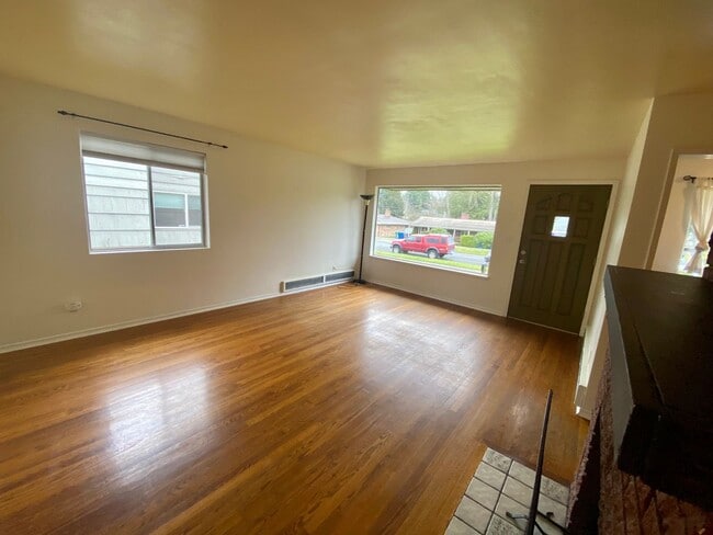 Building Photo - Time to Spring on this Crown Hill Home!