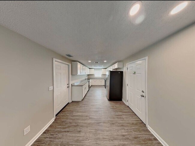 Foto del edificio - 6949 Magdelena Dr