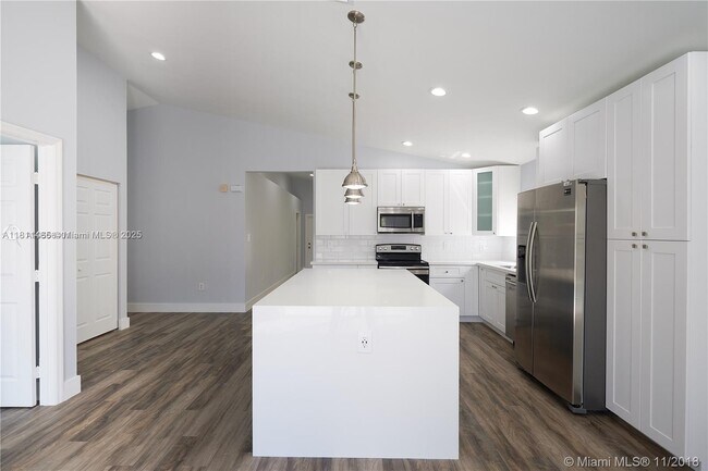 Building Photo - 1132 NW 143rd Ave