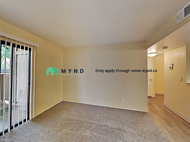 Building Photo - 4930 College Oak Dr
