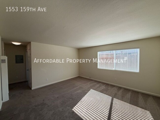 Building Photo - 1553 159th Ave