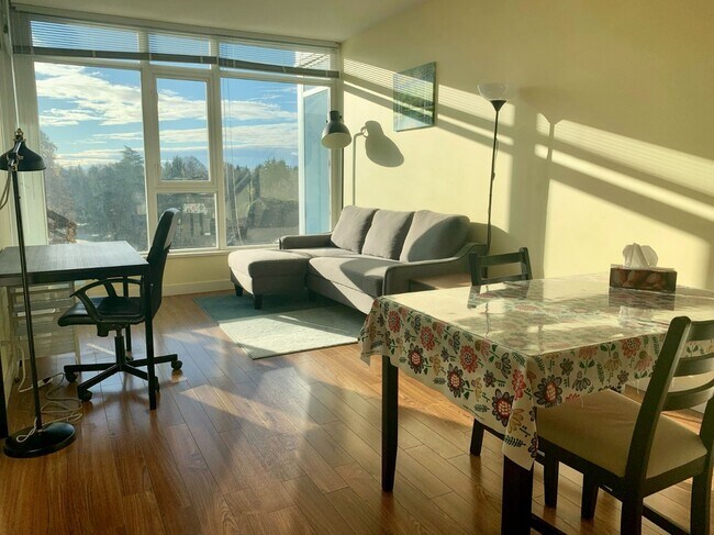 Photo du bâtiment - 7373 Westminster Hwy