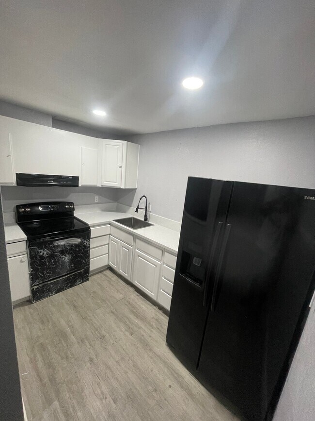 Foto del edificio - 2312 N Bassler St