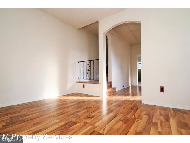 Building Photo - 3 br, 1 bath House - 613 Spring Mill Avenue