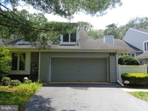 Building Photo - 102 Sunshine Lakes Dr