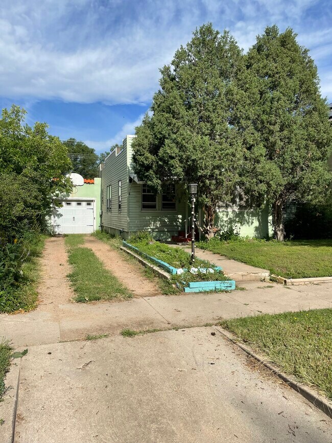 Frente (todos #1) - 1420 N Wahsatch Ave