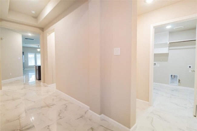 Foto del edificio - 8918 Hartford River Ln