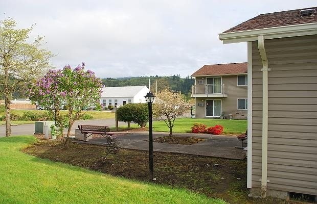 Building Photo - Mountain View Manor