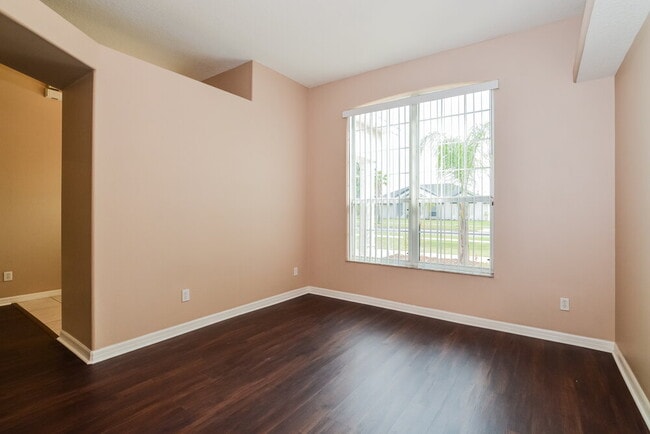 Foto del edificio - 1604 Silhouette Dr