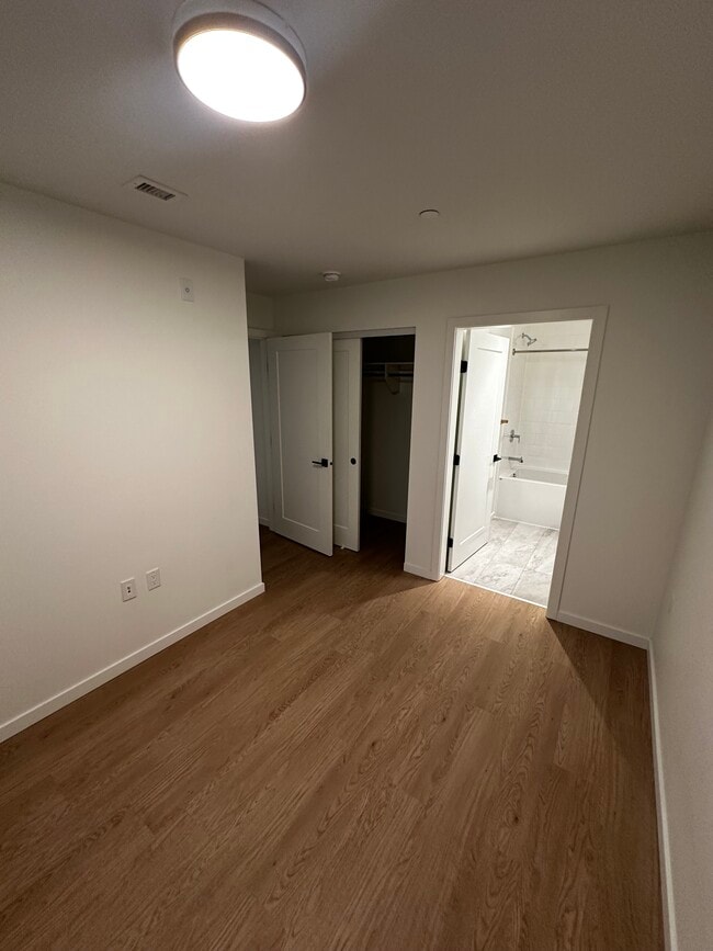 Building Photo - 1807 Larch St