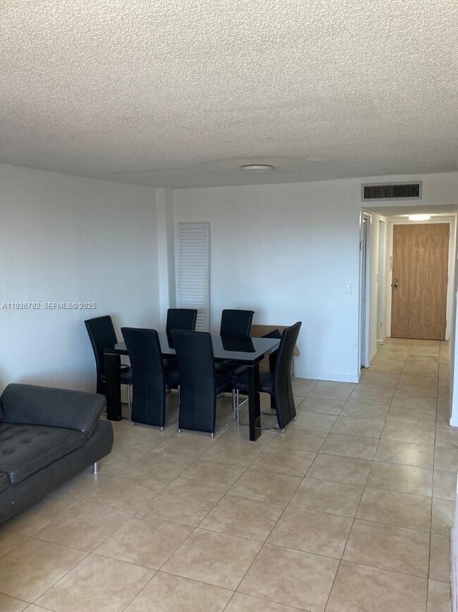 Foto del edificio - 5050 NW 7th St