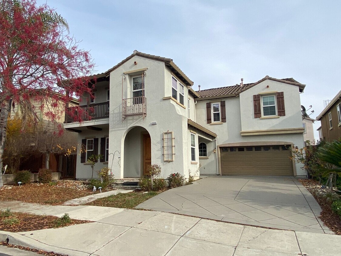 Primary Photo - San Ramon Piccadilly Square 4 bed + loft /...
