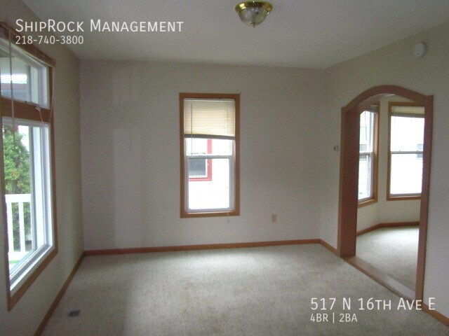 Building Photo - 517 N 16th Ave E