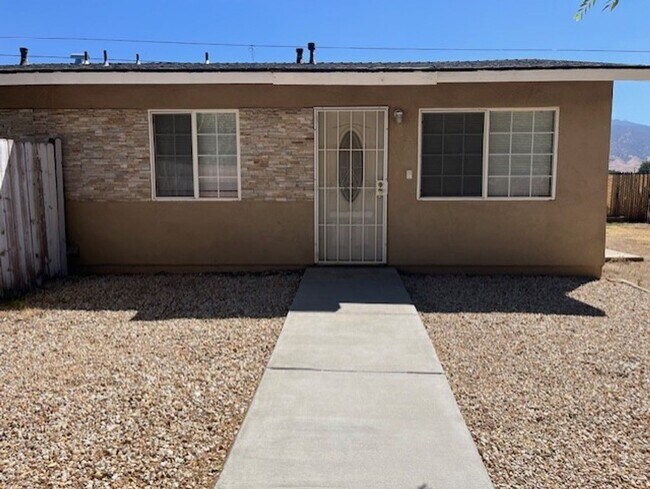 Building Photo - Cozy 2 bedroom in Tehachapi City