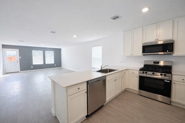 Building Photo - 15684 Plum Brk Dr