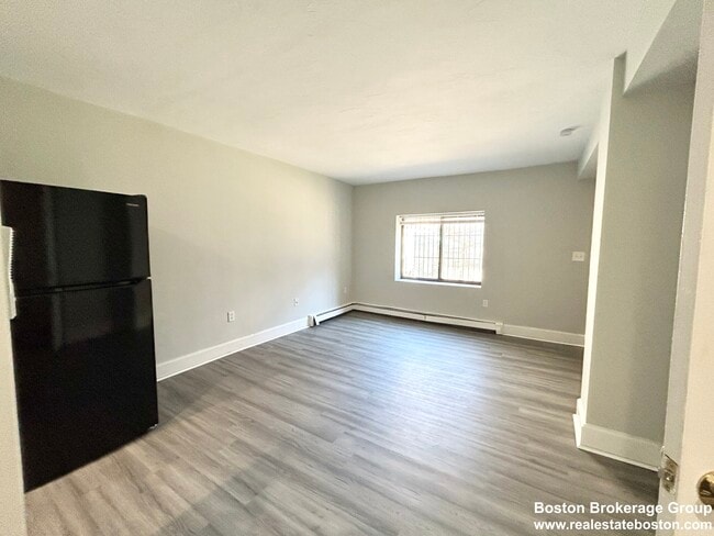 Building Photo - 53 Ruggles St