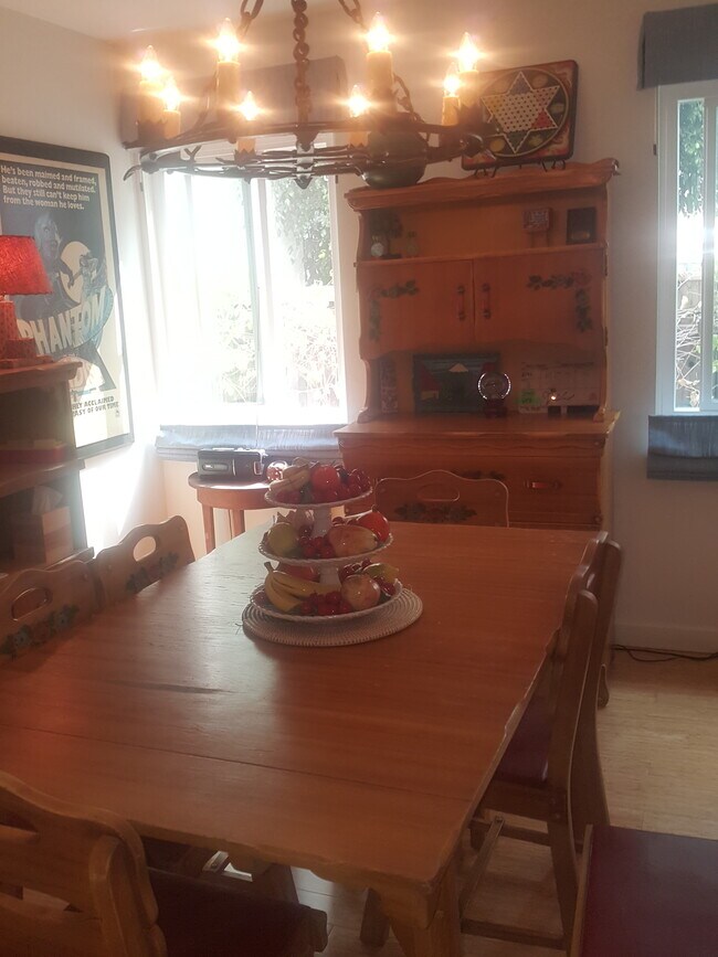 PRIVATE DININGROOM - 11752 Darlington Ave