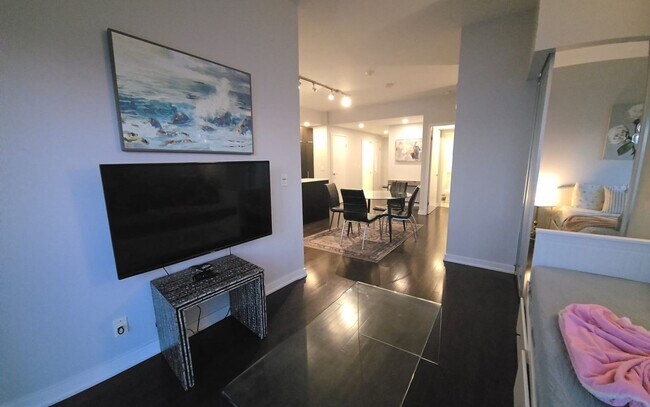 Building Photo - 14 York St