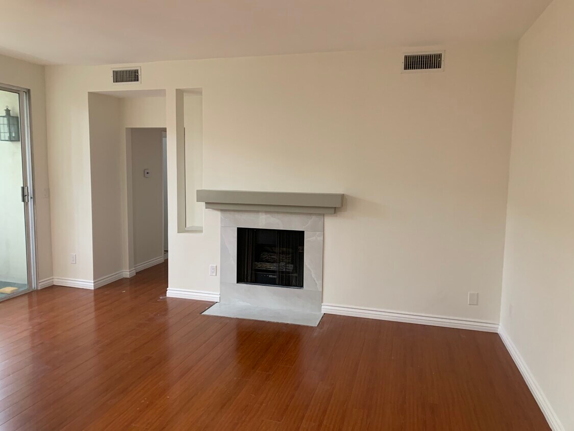 Primary Photo - 4435 Coldwater Canyon Ave
