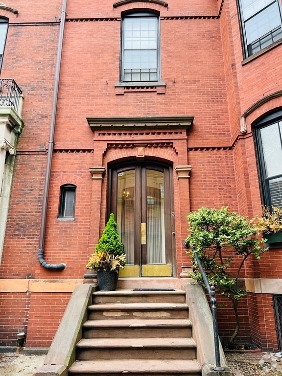 Building Photo - 3 Fairfield St