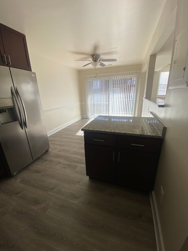 Interior Photo - Randolph Square