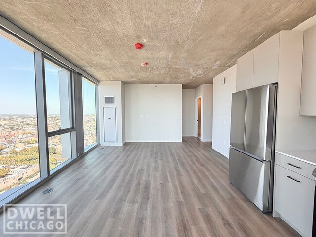 Building Photo - 327 N Aberdeen St