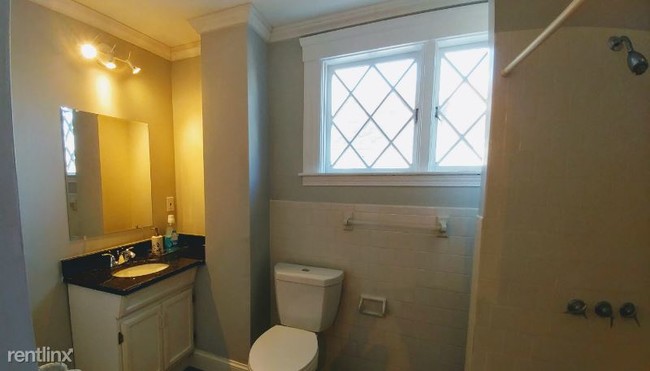 Building Photo - 40 Howland Terrace