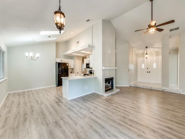 Building Photo - 3220 Cliffview Dr