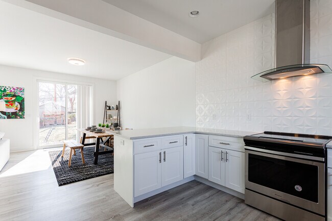 Building Photo - 1309 E 49th St