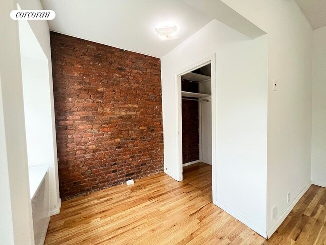 Building Photo - 95 2nd Pl