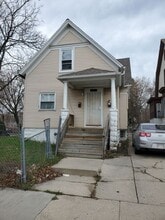 Building Photo - 330 W Concordia Ave