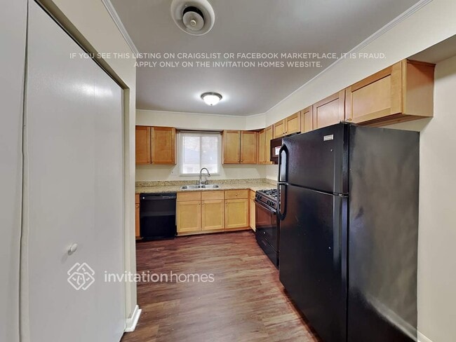 Building Photo - 113 Nashua St