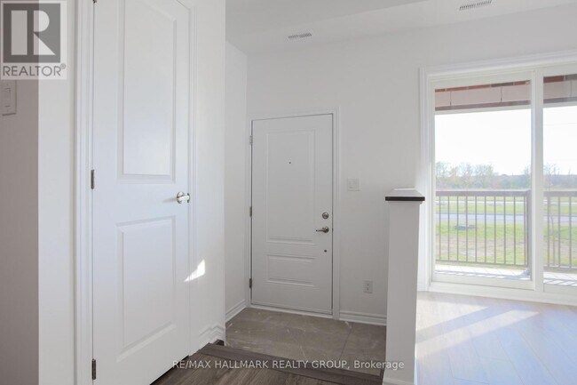 Building Photo - 60 Jaguar Private