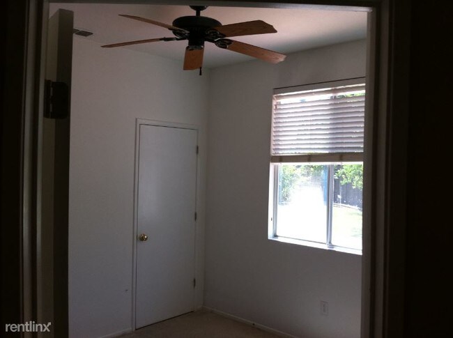 Building Photo - 3 br, 2 bath House - 9382 bennoel way