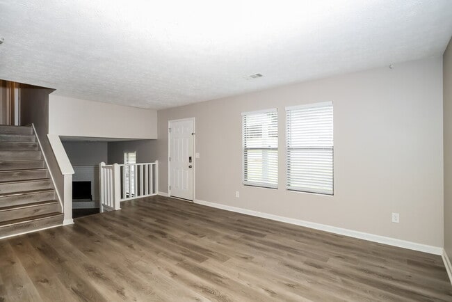 Building Photo - 4578 Old Lake Dr