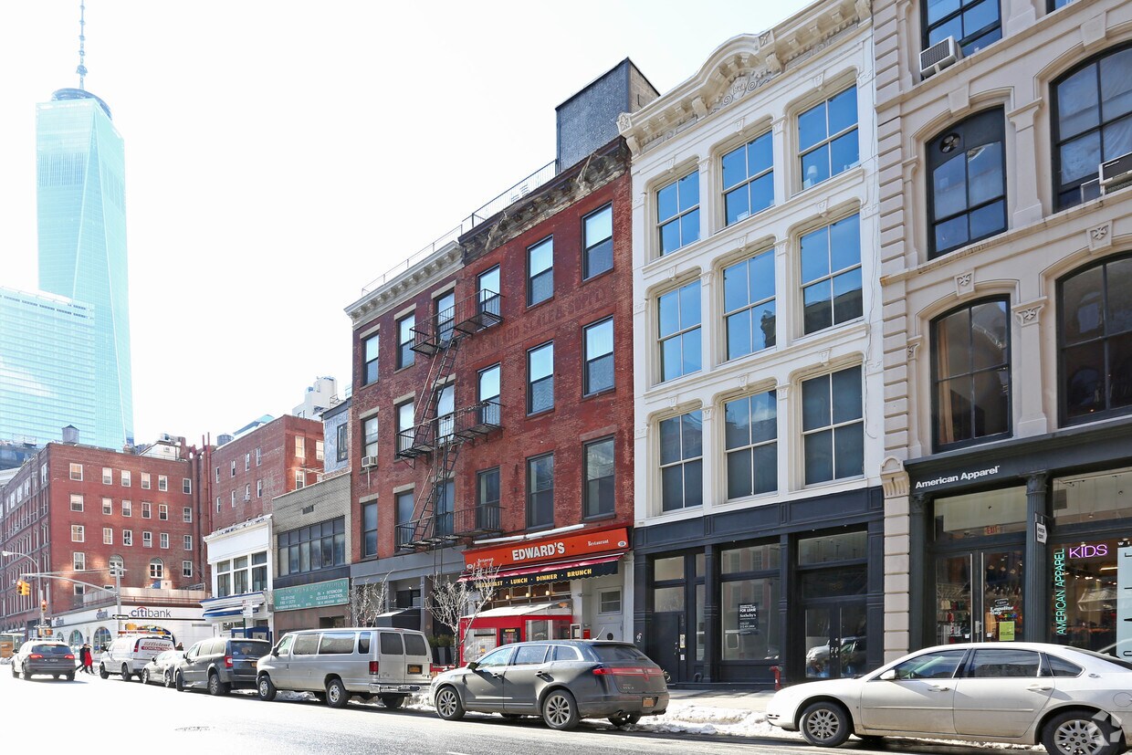 Foto del edificio - 136 W Broadway
