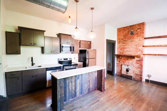 Foto del edificio - 1533 Pleasant St