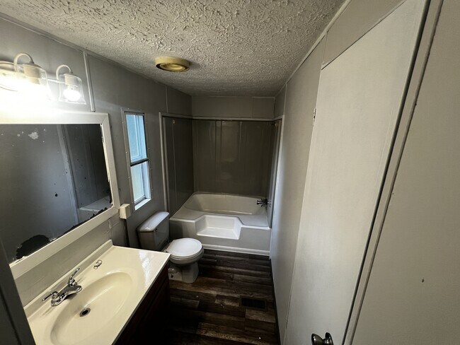 Building Photo - 7361 Andrew Walker Ct