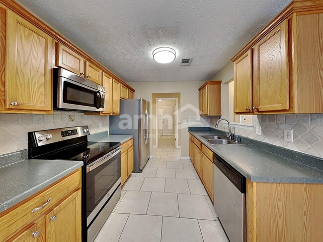 Foto del edificio - 240 Grover Turner Way