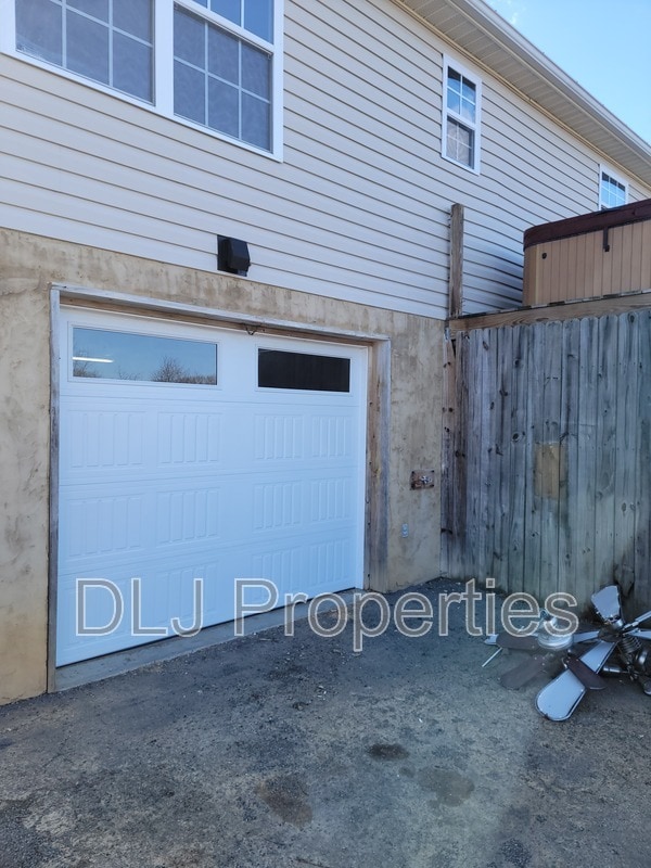 Building Photo - 1805 McCarter St