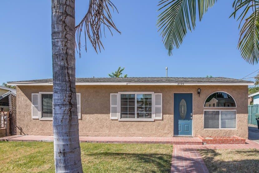 Primary Photo - 2093 Goodall Ave
