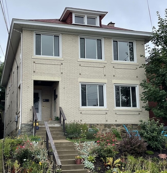 Building Photo - 2927 Mattern Ave