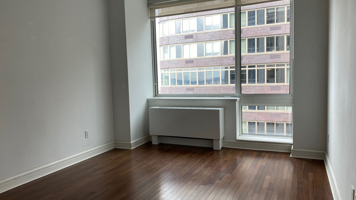 Foto principal - 120 Riverside Blvd